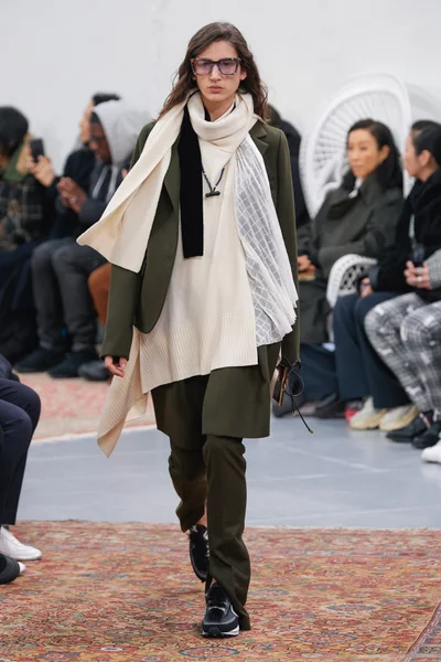 Look 13